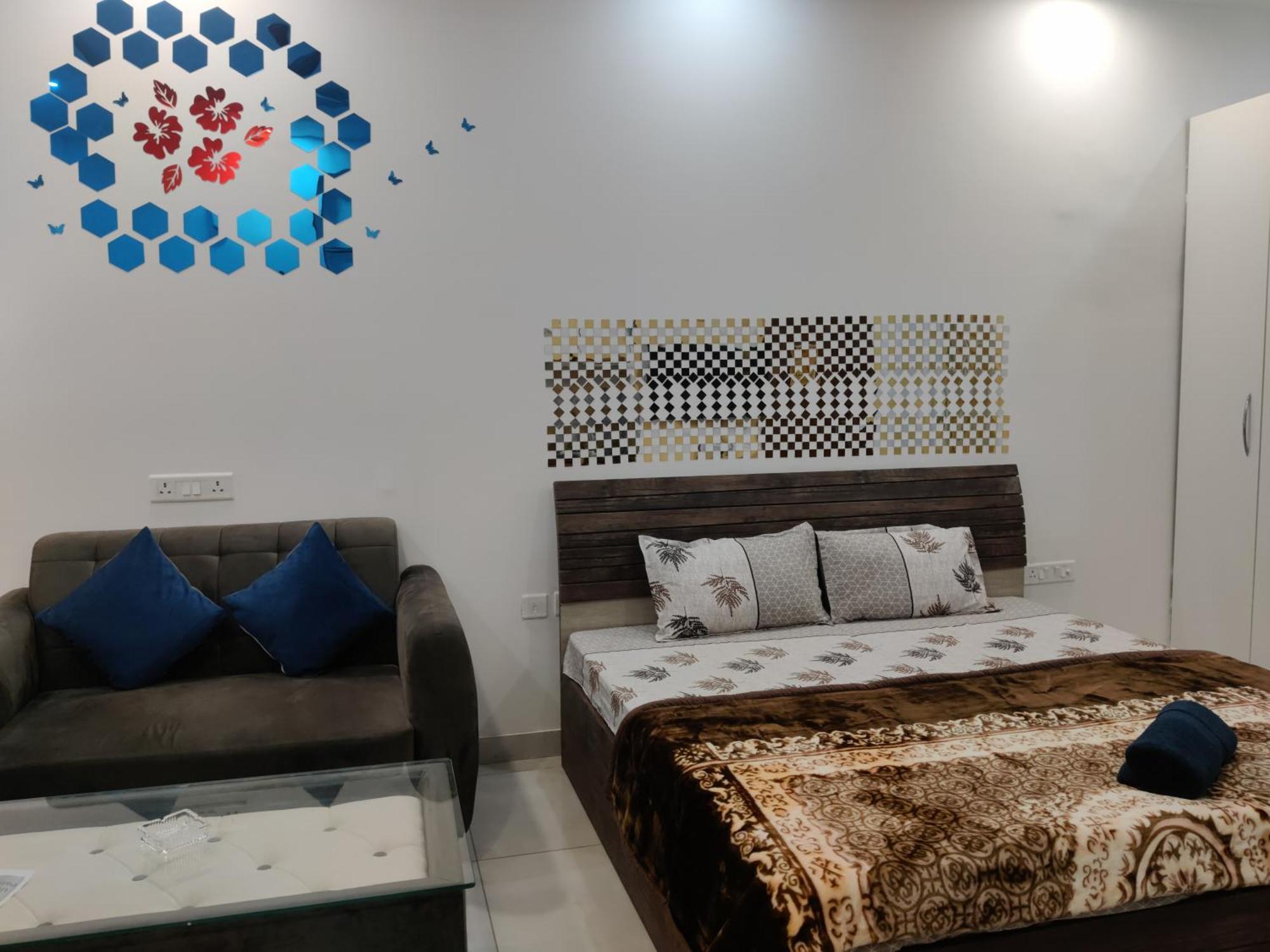 The Forest Stays-Luxury Studio Apartment In Noida Exterior photo