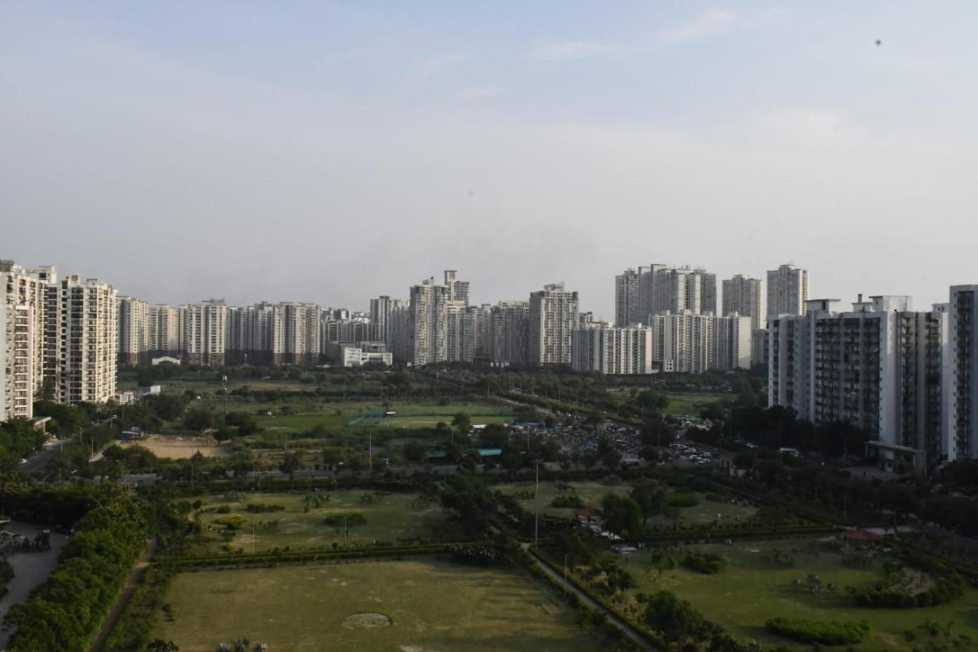The Forest Stays-Luxury Studio Apartment In Noida Exterior photo